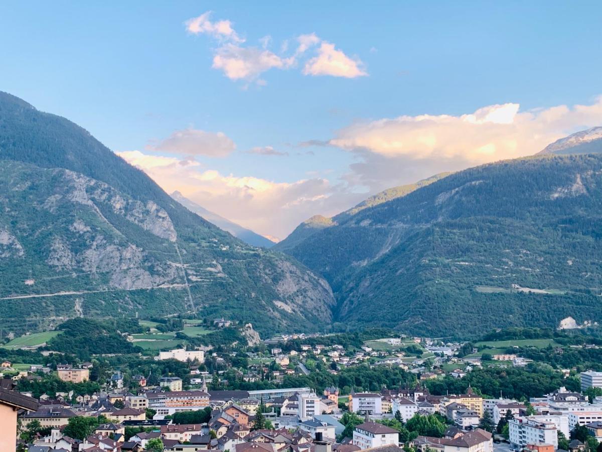 Schone Wohnung In Sierre Exterior photo